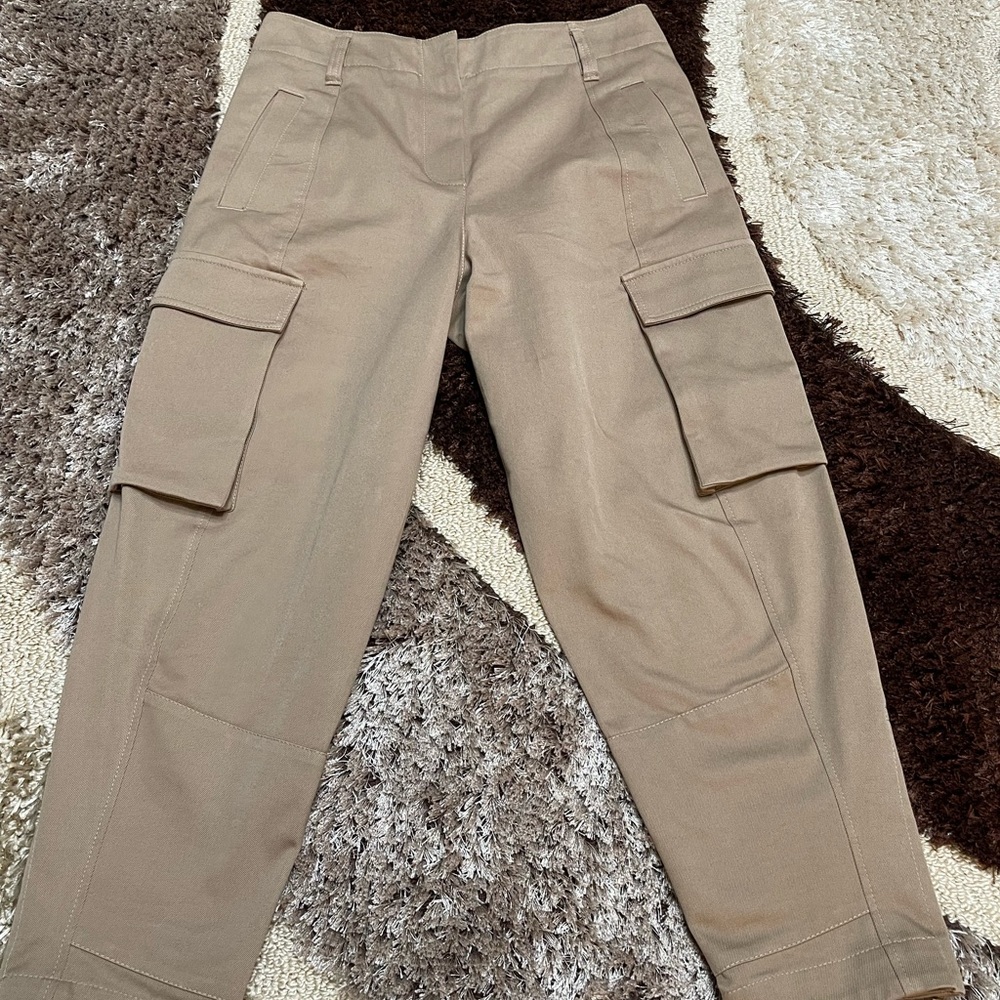 Gently worn women’s Brunello Cucinelli pants for sale!